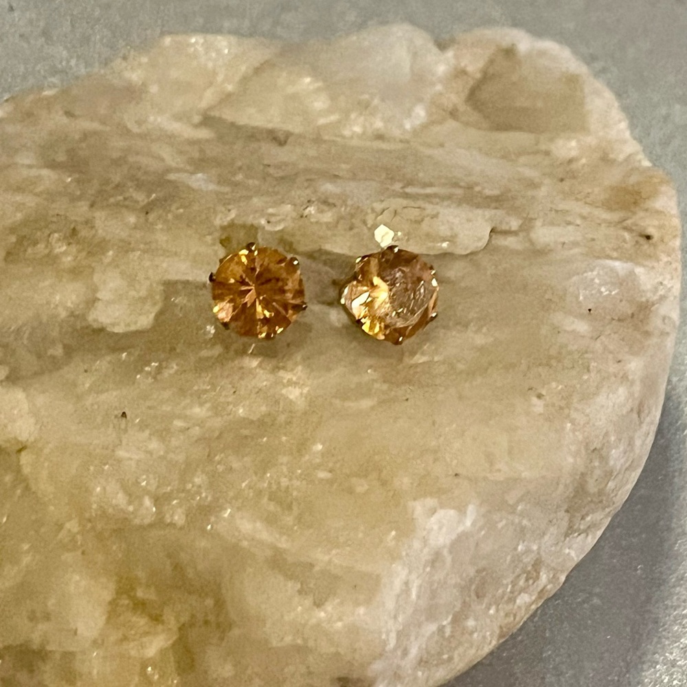 Genuine Citrine Crystal Gemstone Round Cut 7mm Stud Earrings Gold Setting -New - Picture 14 of 15